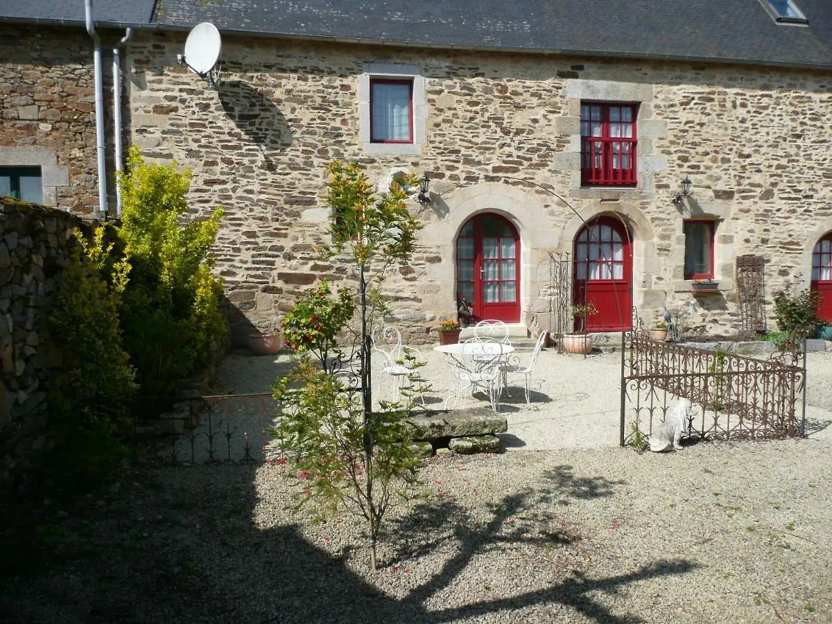 DINAN Gîte La Priquetais Trévron Hébergement de vacances